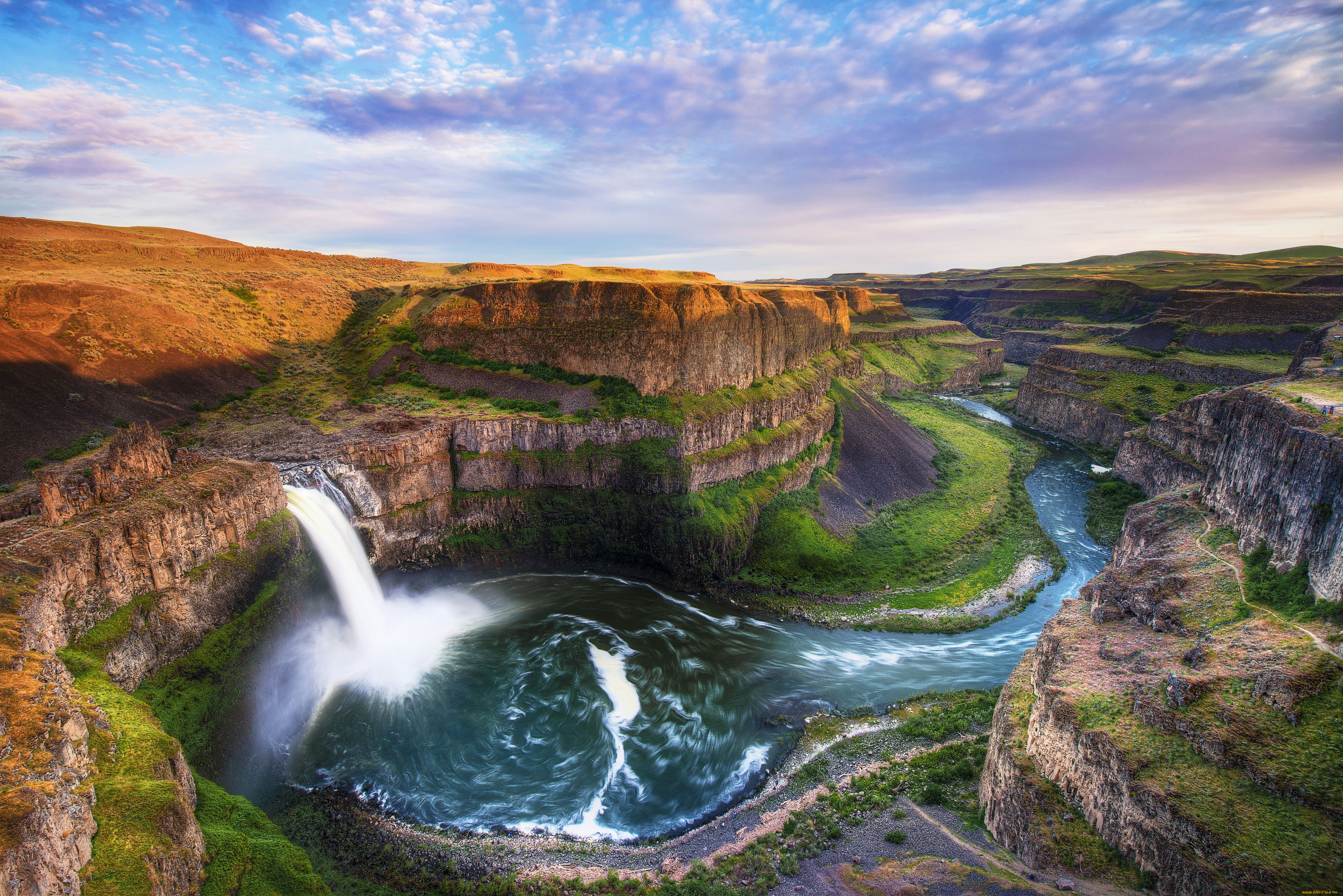 Картинки на рабочий стол. Водопад Palouse, США.. Мак-Уэй Фолс, США. Водопад Годафосс, Исландия. Водопад Кайетур Гайана.